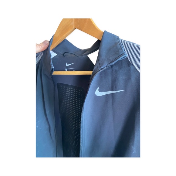 Nike black sports jacket, sizeS - Picture 4 of 4